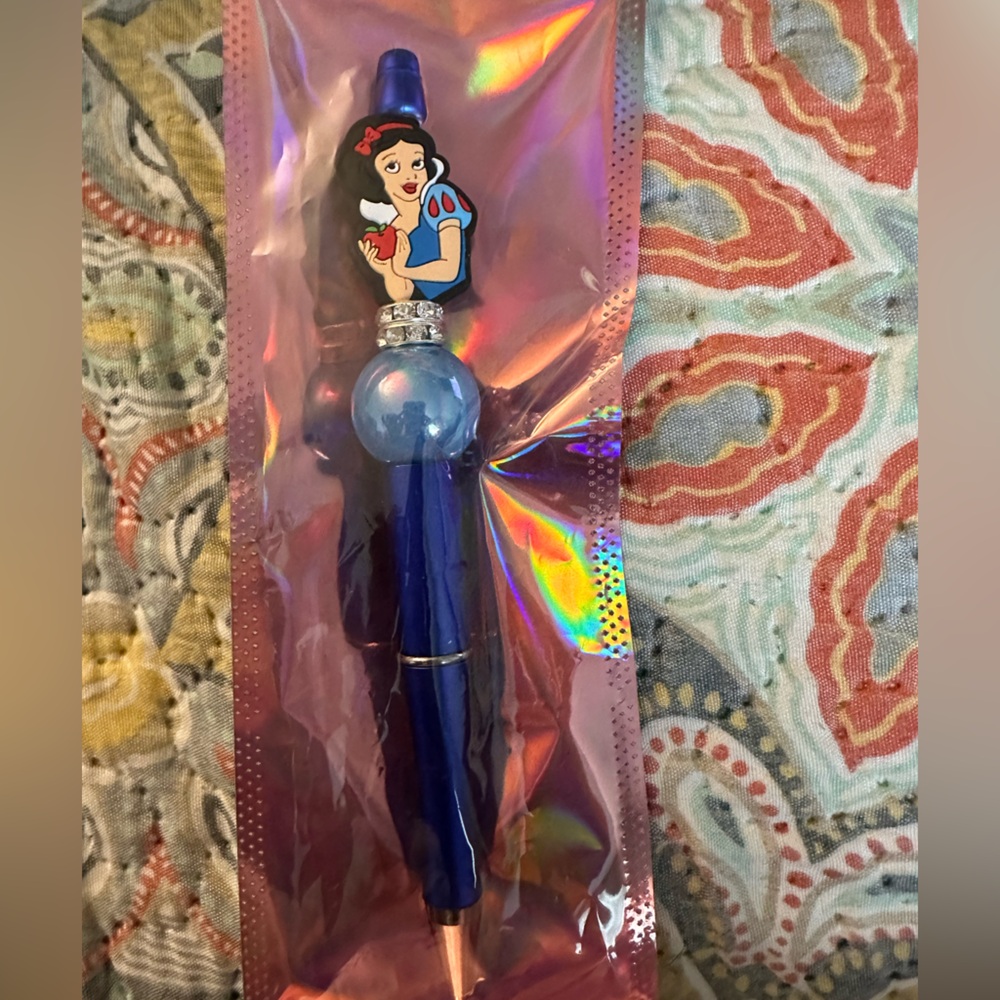 Customize pen done by my 13 year old for her school field trip this year to Wash